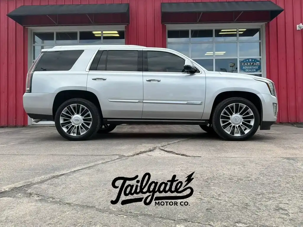 2016 Cadillac Escalade AWD Platinum's photo