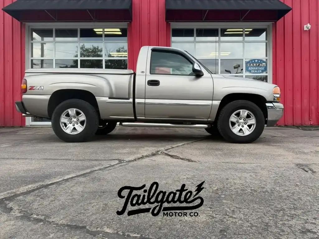 2001 GMC Sierra K1500 4X4 SLE REGULAR CAB SWB's photo