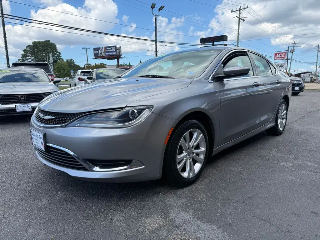 2015 Chrysler 200 Limited photo 3