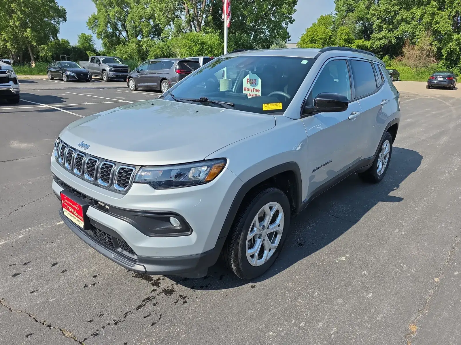 2024 Jeep Compass Latitude 4X4 photo 1