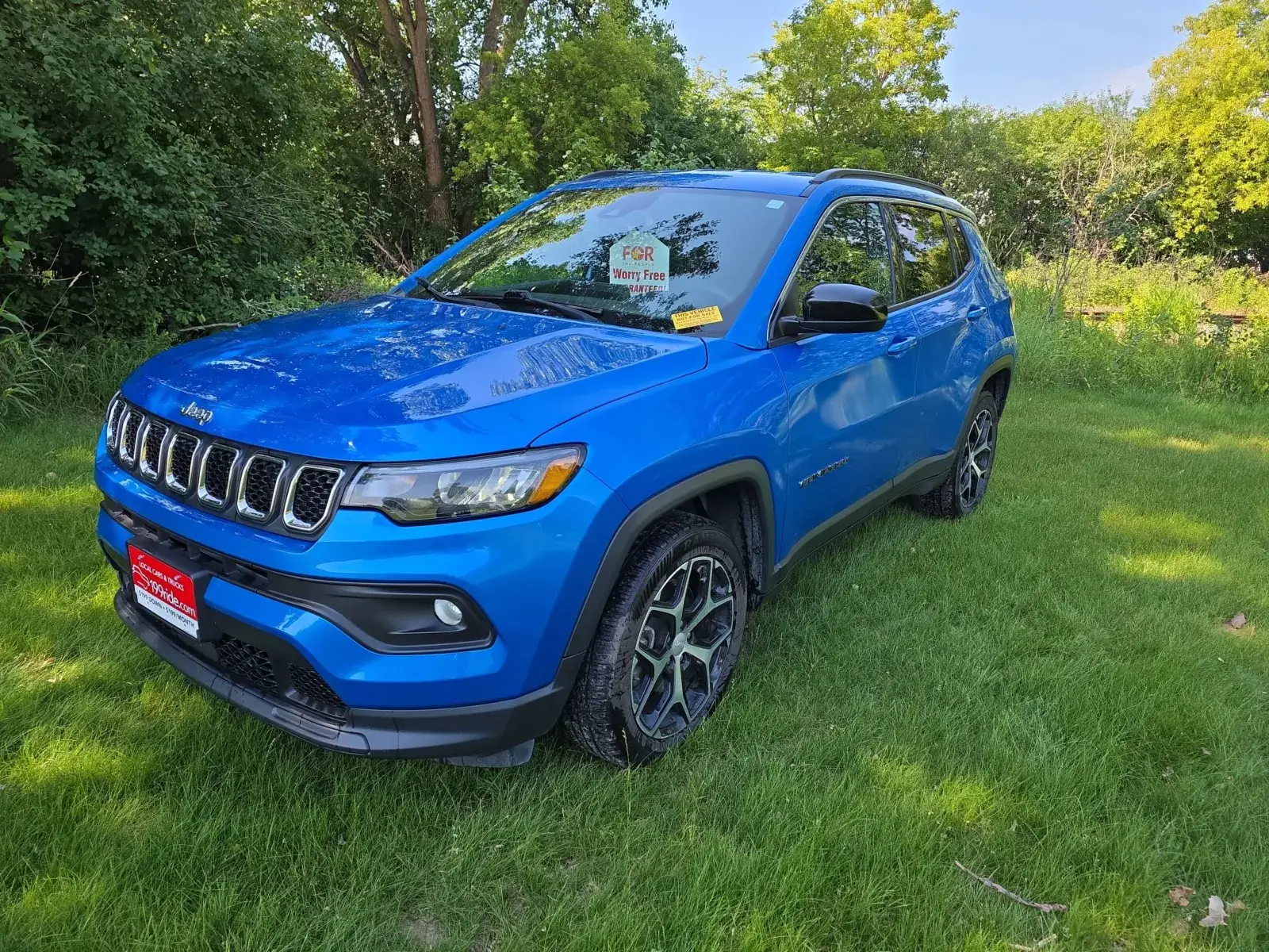 2024 Jeep Compass Latitude 4X4 photo 1