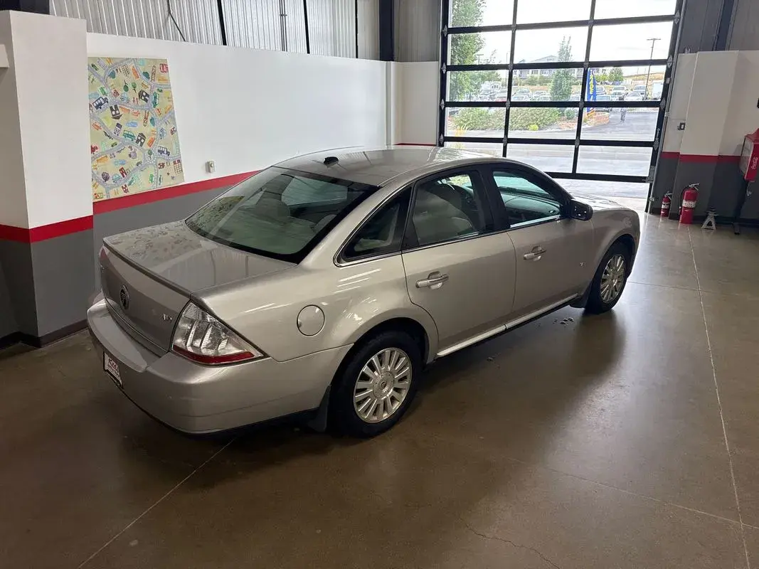 2008 Mercury Sable Base AWD photo 4