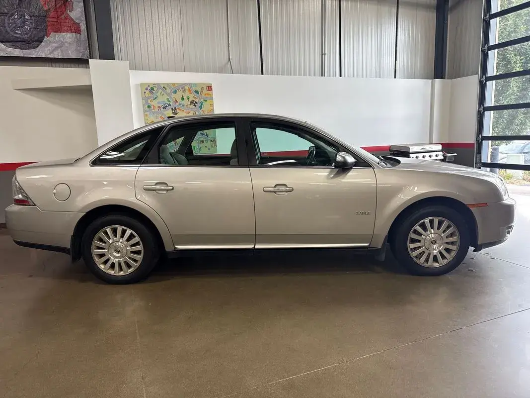 2008 Mercury Sable Base AWD photo 3