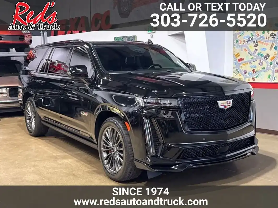 2023 Cadillac Escalade ESV V-Series's photo