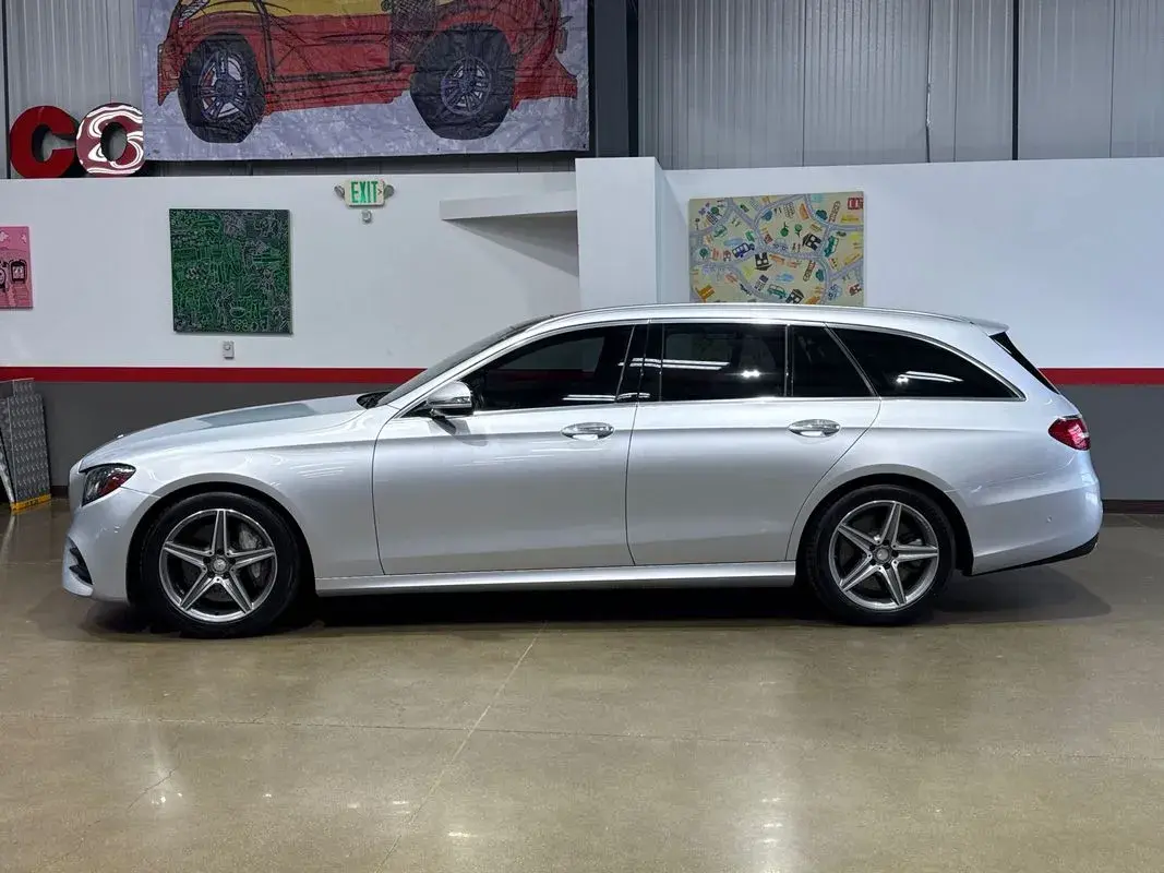 2017 Mercedes-Benz E-Class E400 4MATIC photo 4