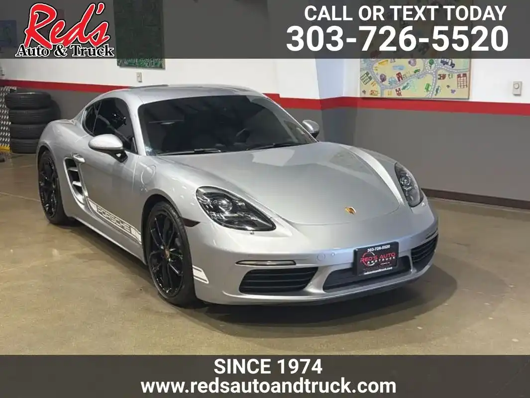 2024 Porsche 718 Cayman Style Edition's photo