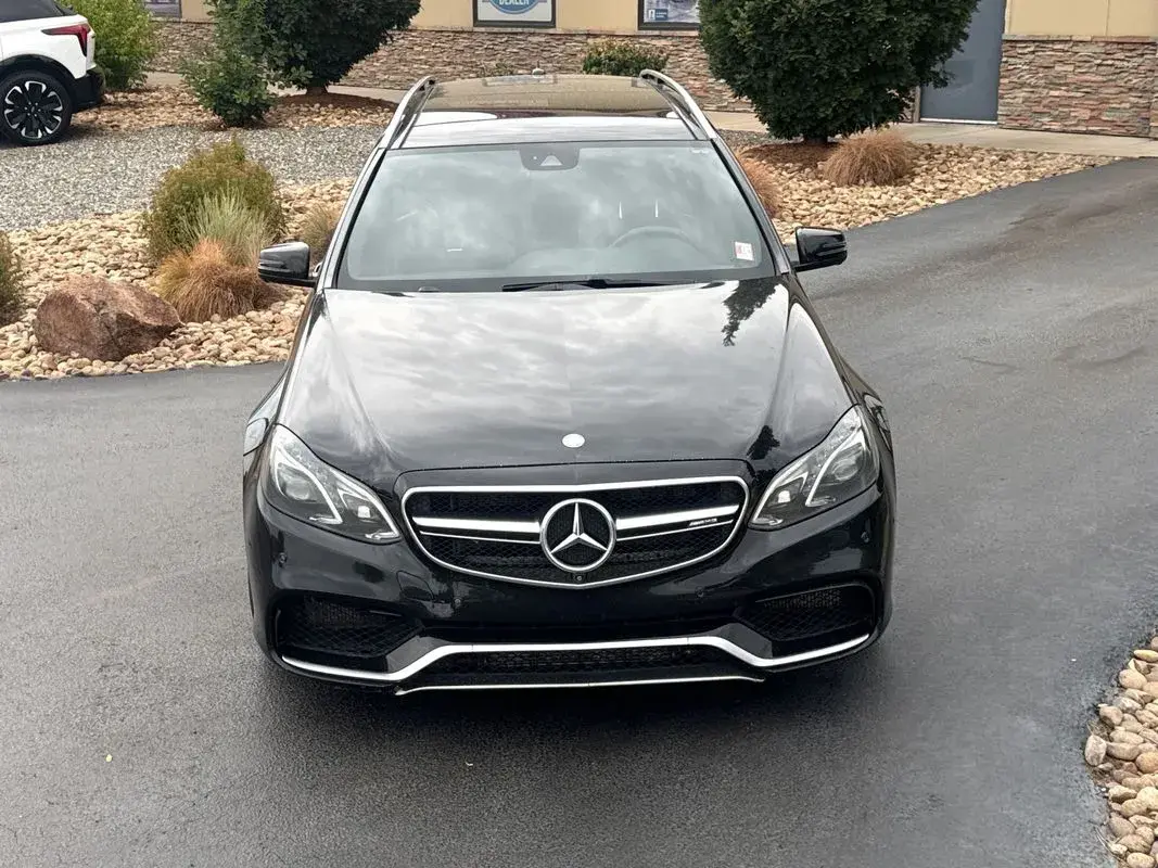 2015 Mercedes-Benz E-Class E63 AMG S 4MATIC photo 4