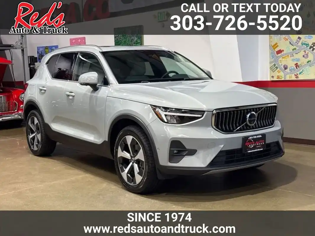 2024 Volvo XC40 B5 Plus Bright AWD's photo