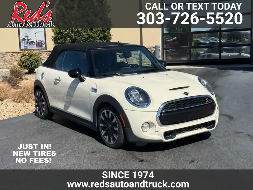 2019 MINI Convertible Cooper S Signature's photo