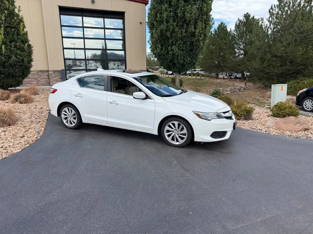 2017 Acura ILX Technology Package Plus photo 3