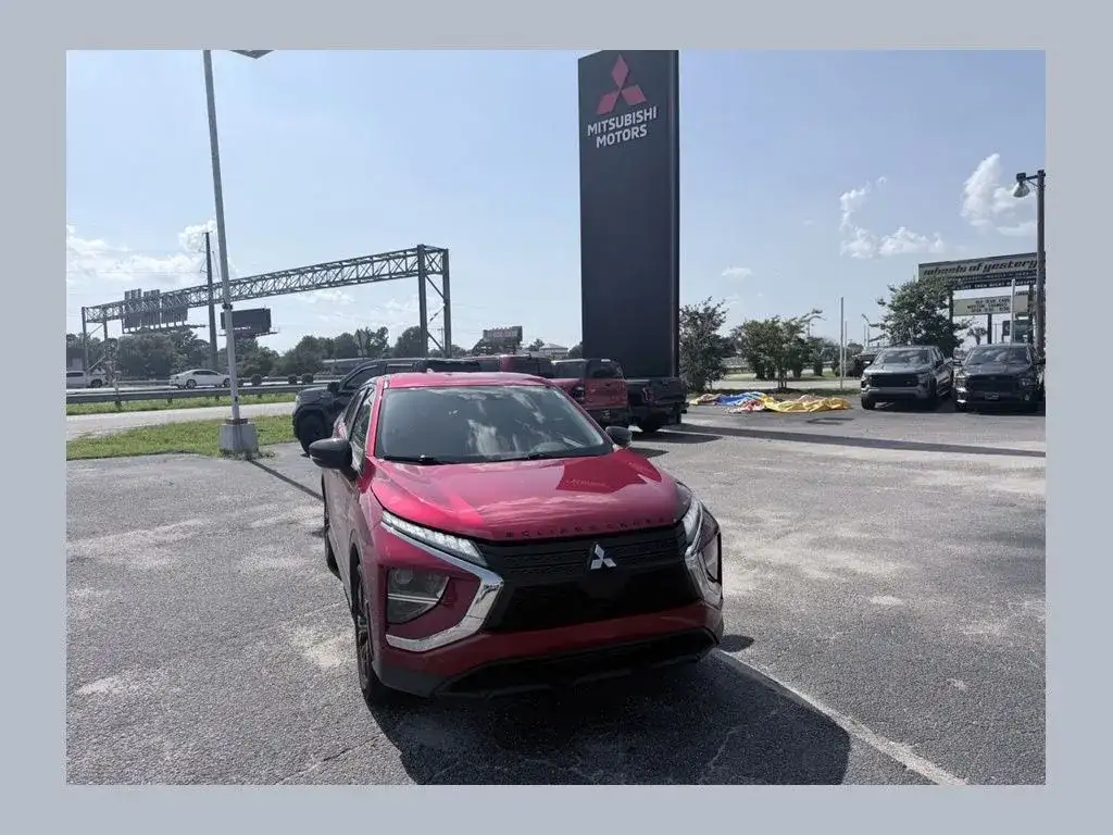 2022 Mitsubishi Eclipse Cross LE 2WD's photo