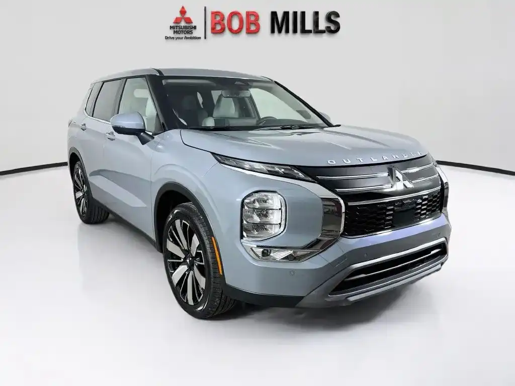 2026 Mitsubishi Outlander SE FWD's photo