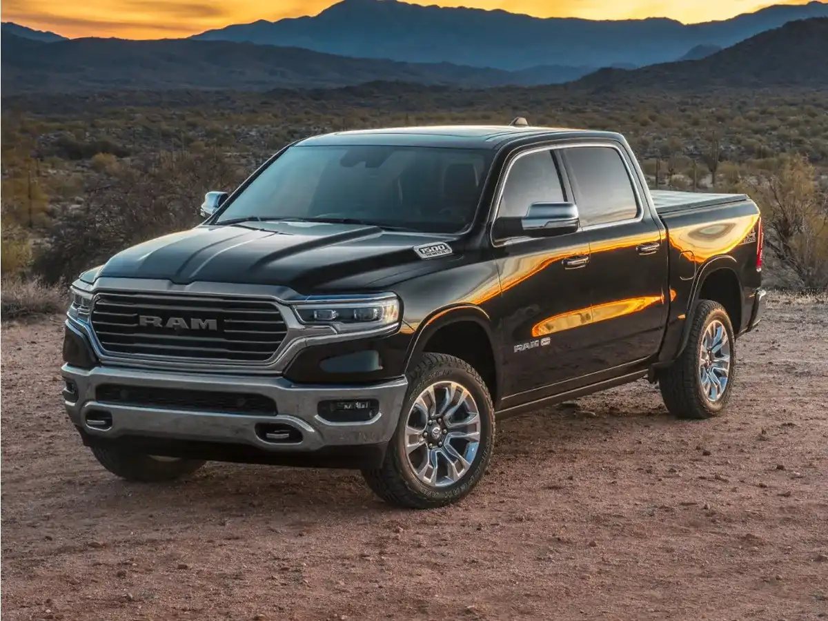2023 RAM 1500 Big Horn/Lone Star 4x4 Crew Cab 5'7's photo