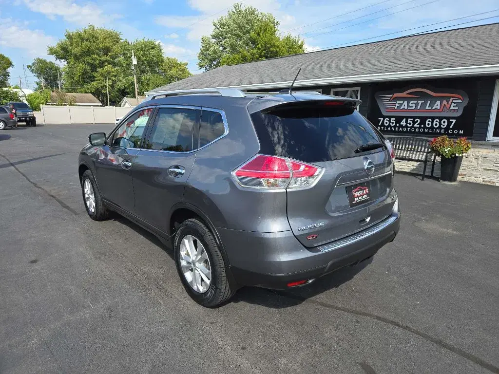 2016 Nissan Rogue SV AWD photo 3