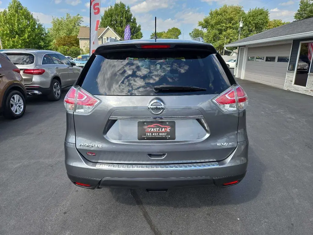 2016 Nissan Rogue SV AWD photo 4