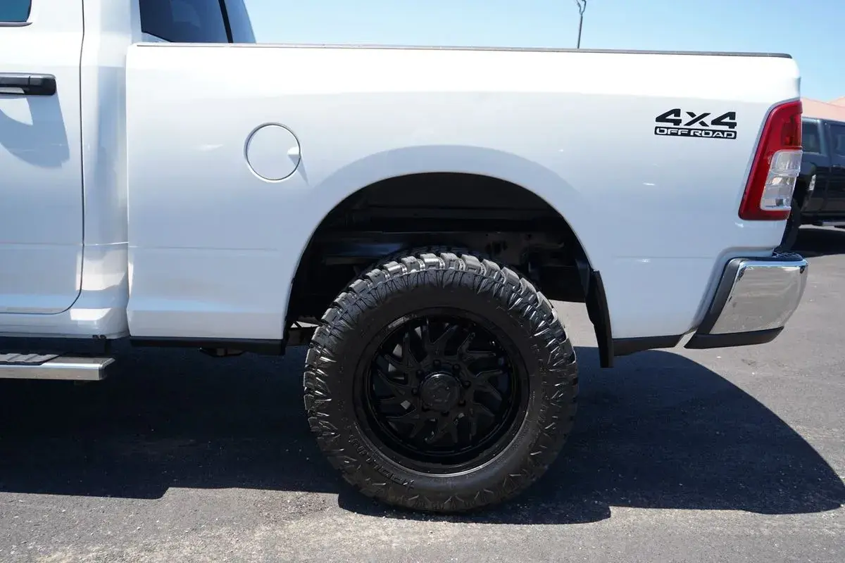 2020 RAM 2500 Tradesman 4WD Crew Cab SWB photo 4