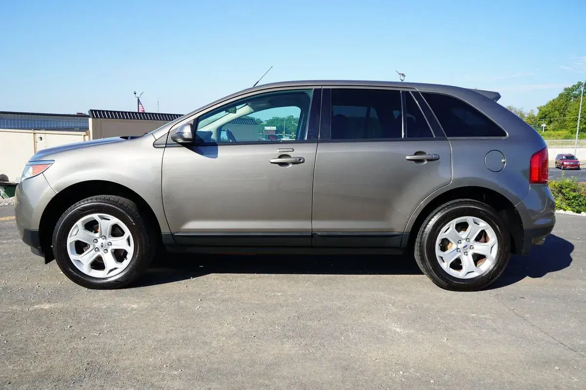 2013 Ford Edge SEL photo 5