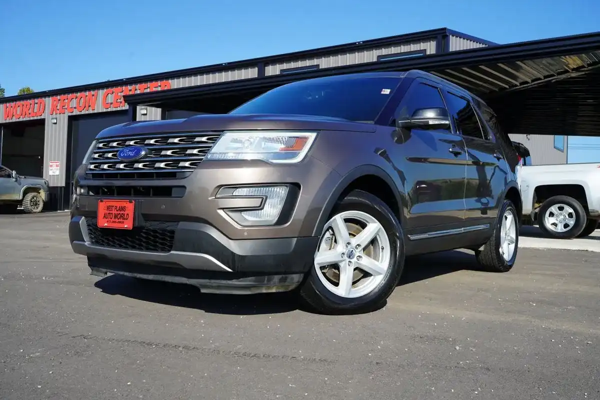 2016 Ford Explorer XLT 4WD's photo