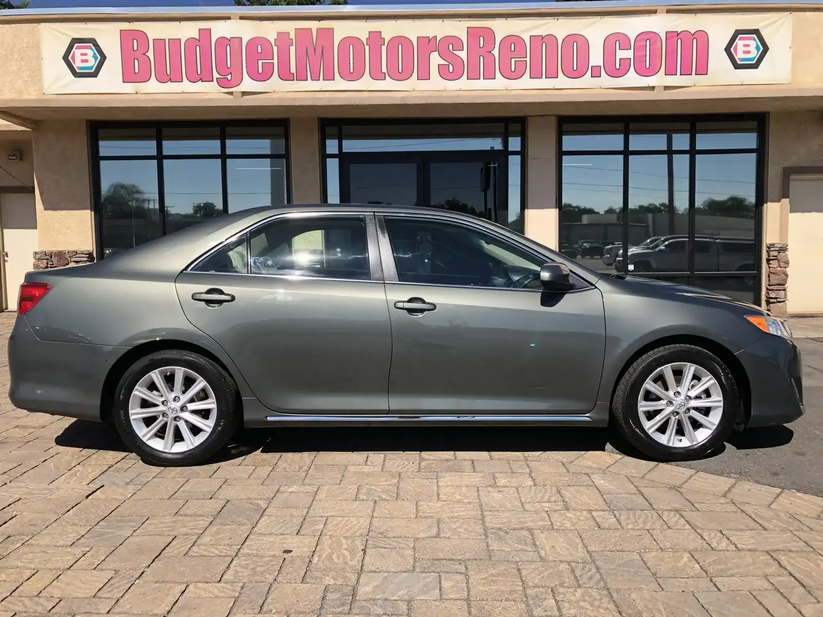 2013 Toyota Camry 2.5 Auto XLE's photo