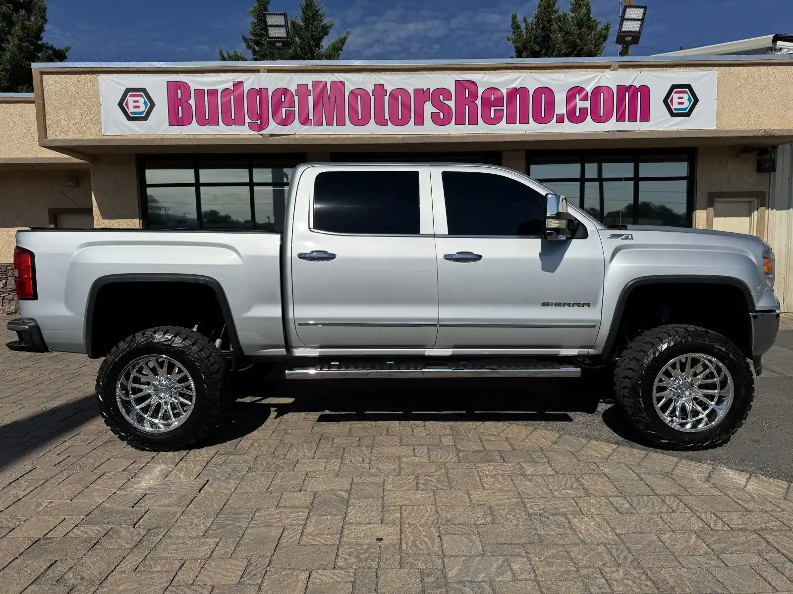 2015 GMC Sierra 4WD Crew Cab SLT SWB's photo