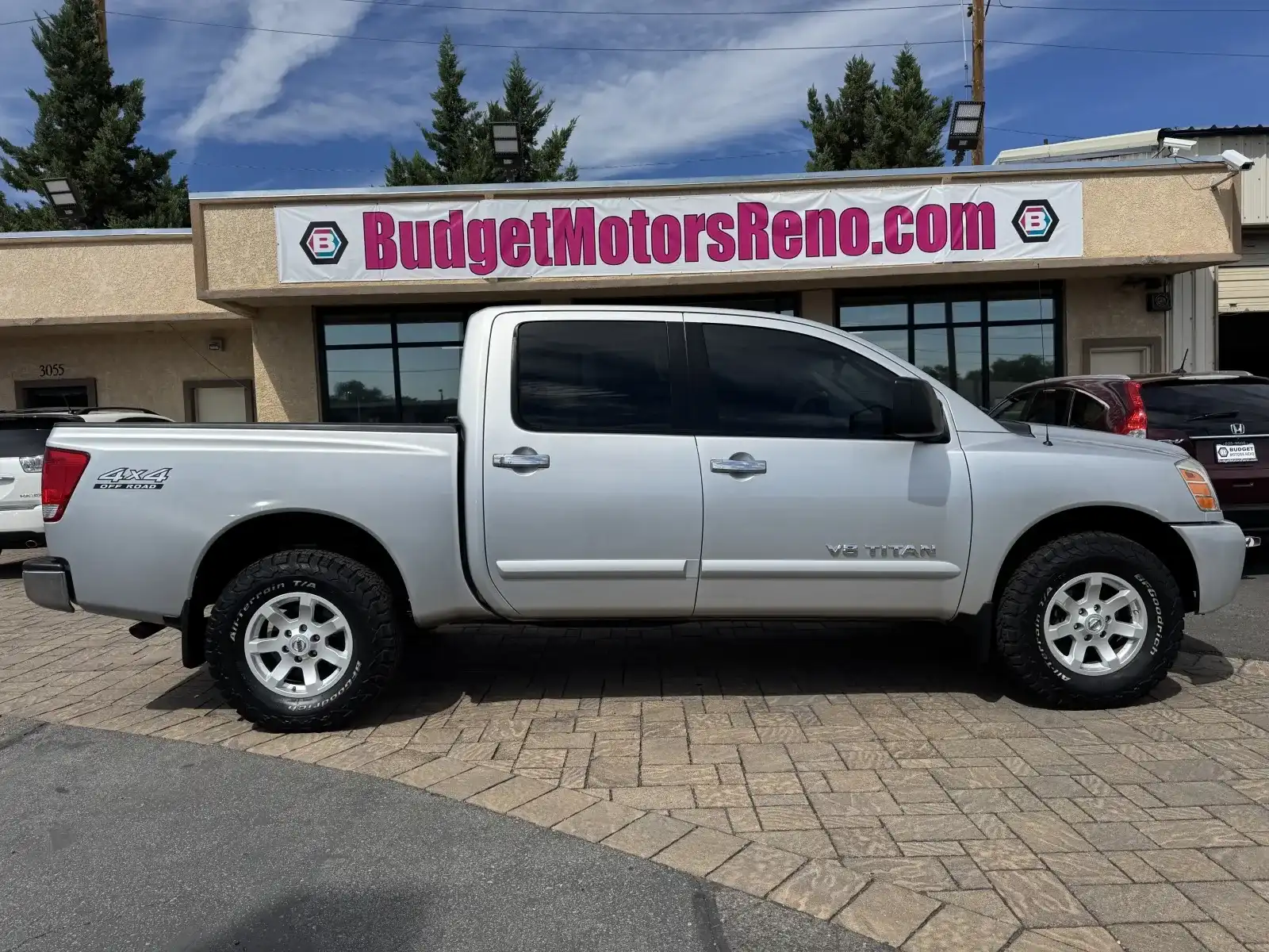 2007 Nissan Titan SE 4X4 Crew Cab's photo