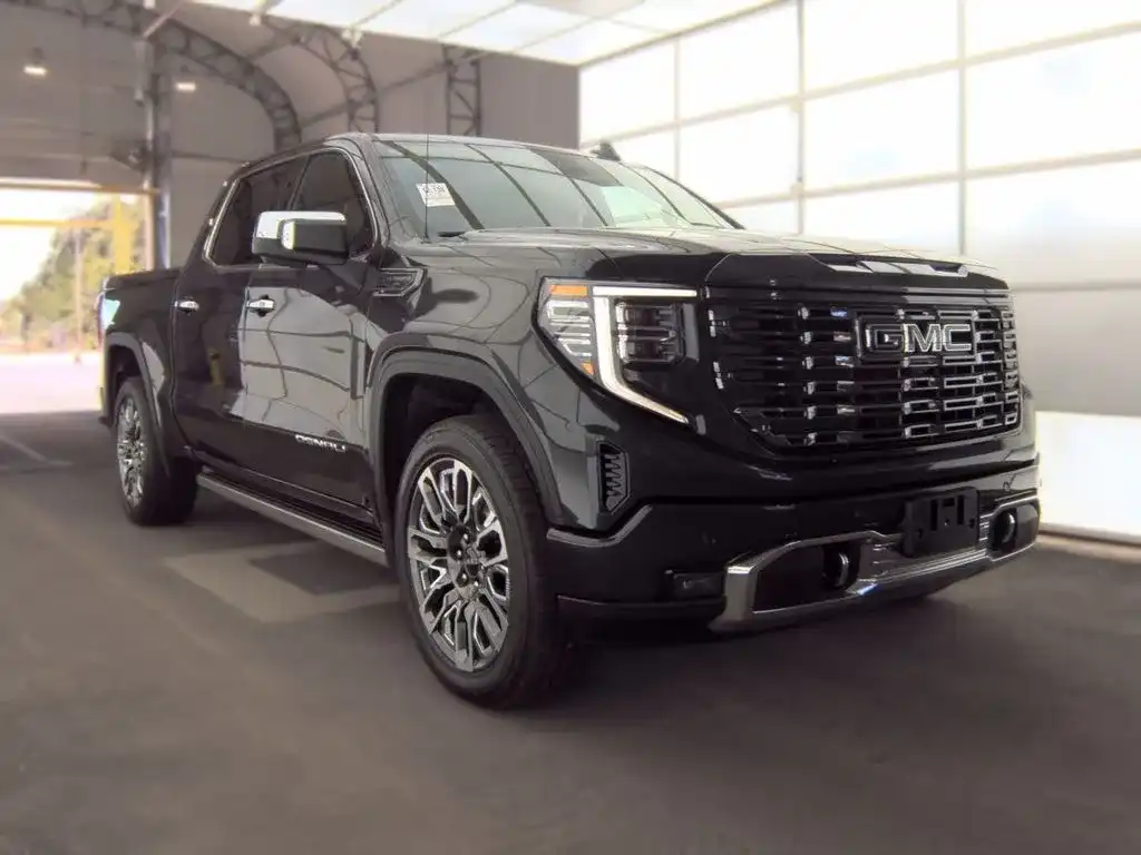 2024 GMC Sierra Denali Ultimate 4WD Crew Cab Short Box's photo