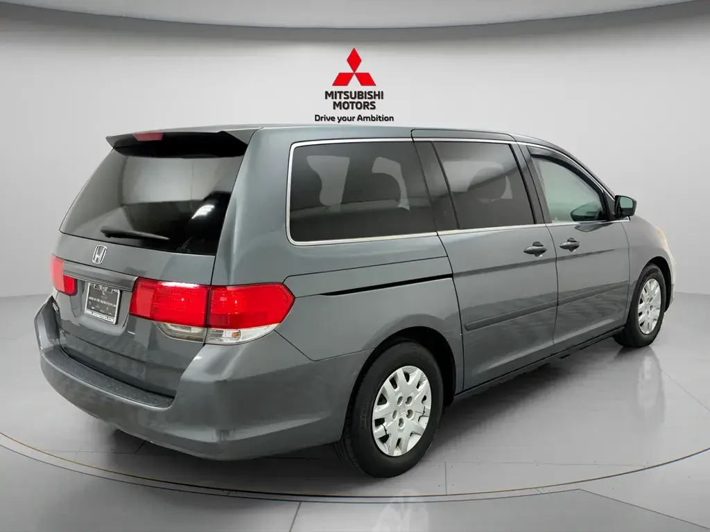 2010 Honda Odyssey LX photo 4
