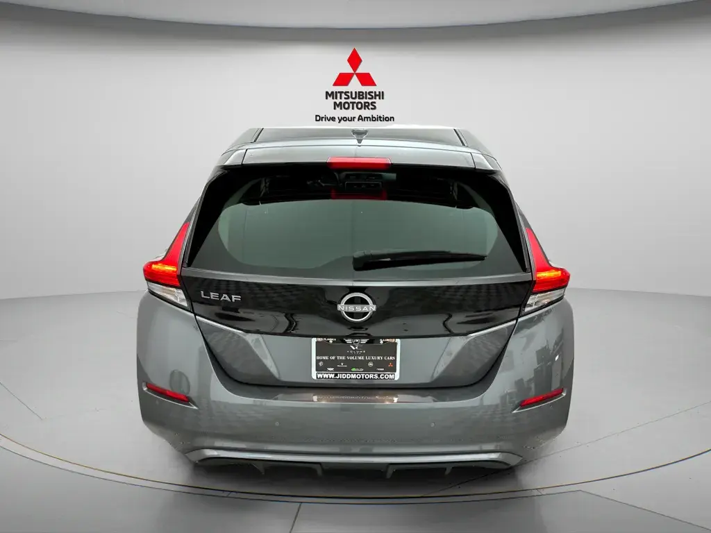 2025 Nissan Leaf S photo 5