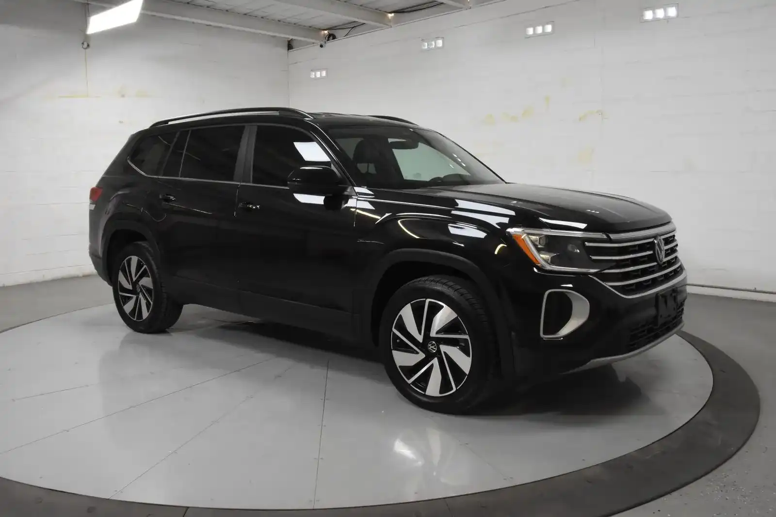2025 Volkswagen Atlas 2.0T SE w/Tech's photo