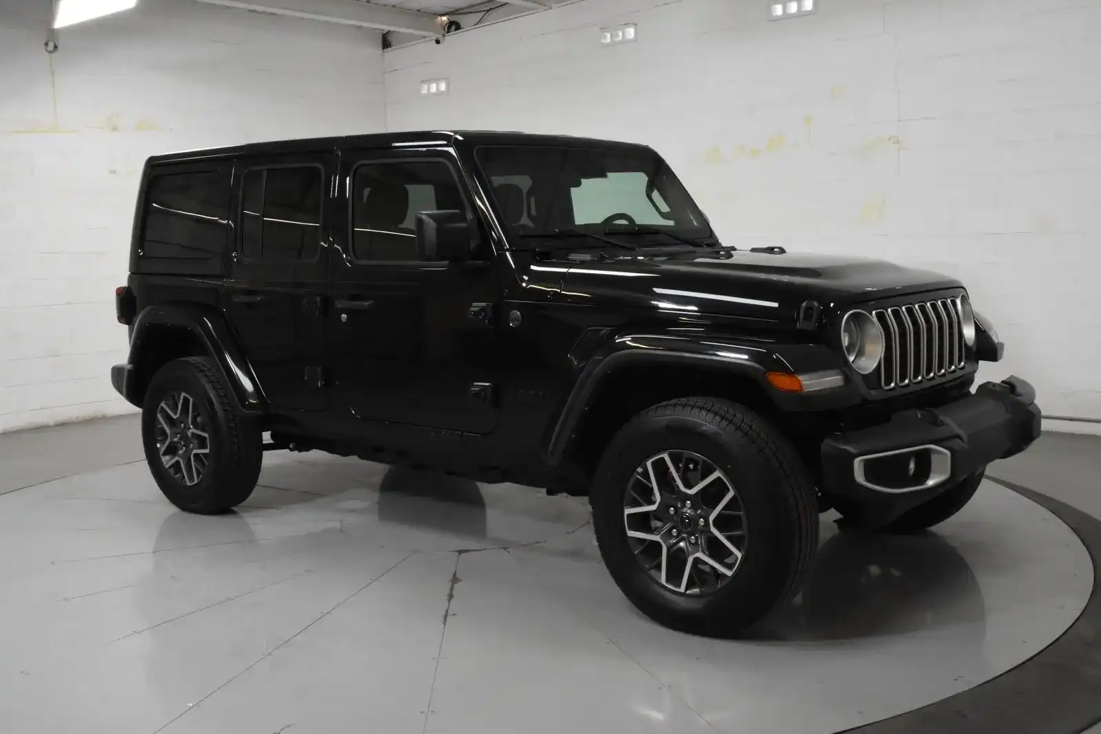2025 Jeep Wrangler Sahara's photo