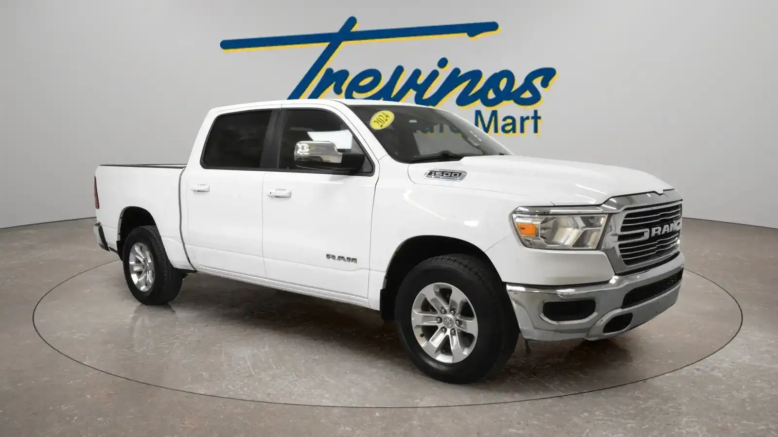 2024 RAM 1500 Laramie Crew Cab 5'7's photo