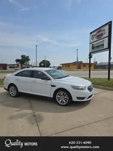 2018 Ford Taurus's photo