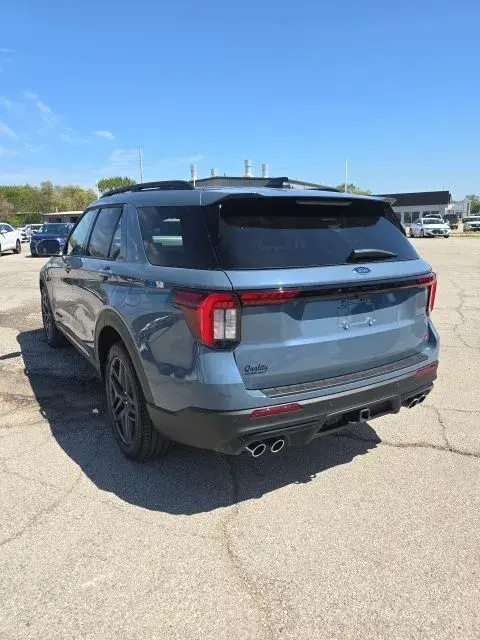2026 Ford Explorer ST 4WD photo 5