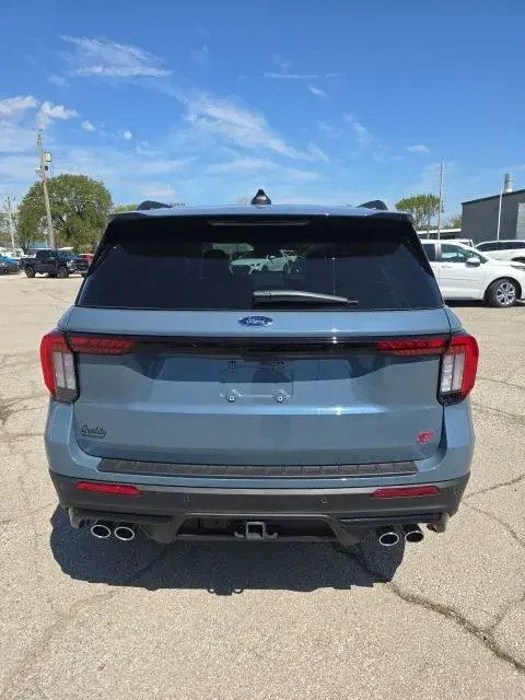 2026 Ford Explorer ST 4WD photo 4