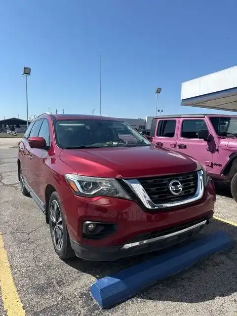 2017 Nissan Pathfinder Platinum FWD's photo