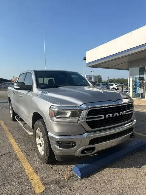 2019 RAM 1500 Big Horn/Lone Star 4WD Crew Cab 5'7's photo