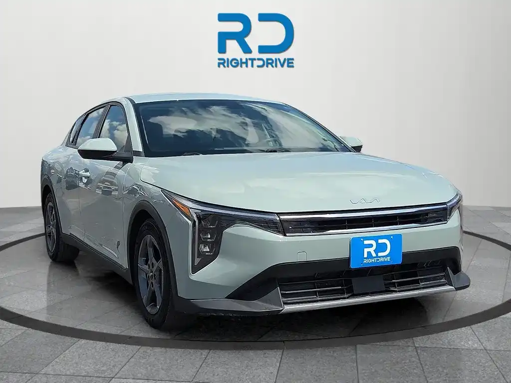 2025 Kia K4 LXS AT's photo
