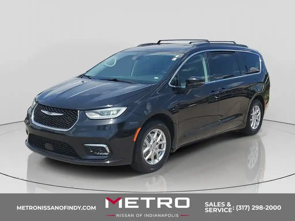2022 Chrysler Pacifica Touring L's photo