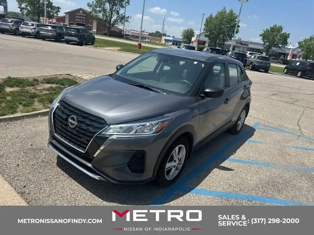 2025 Nissan Kicks Play 1.6 FWD's photo
