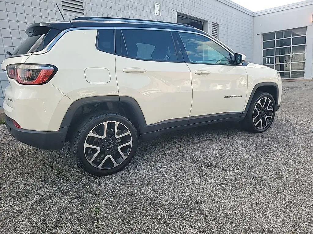 2017 Jeep Compass undefined photo 4