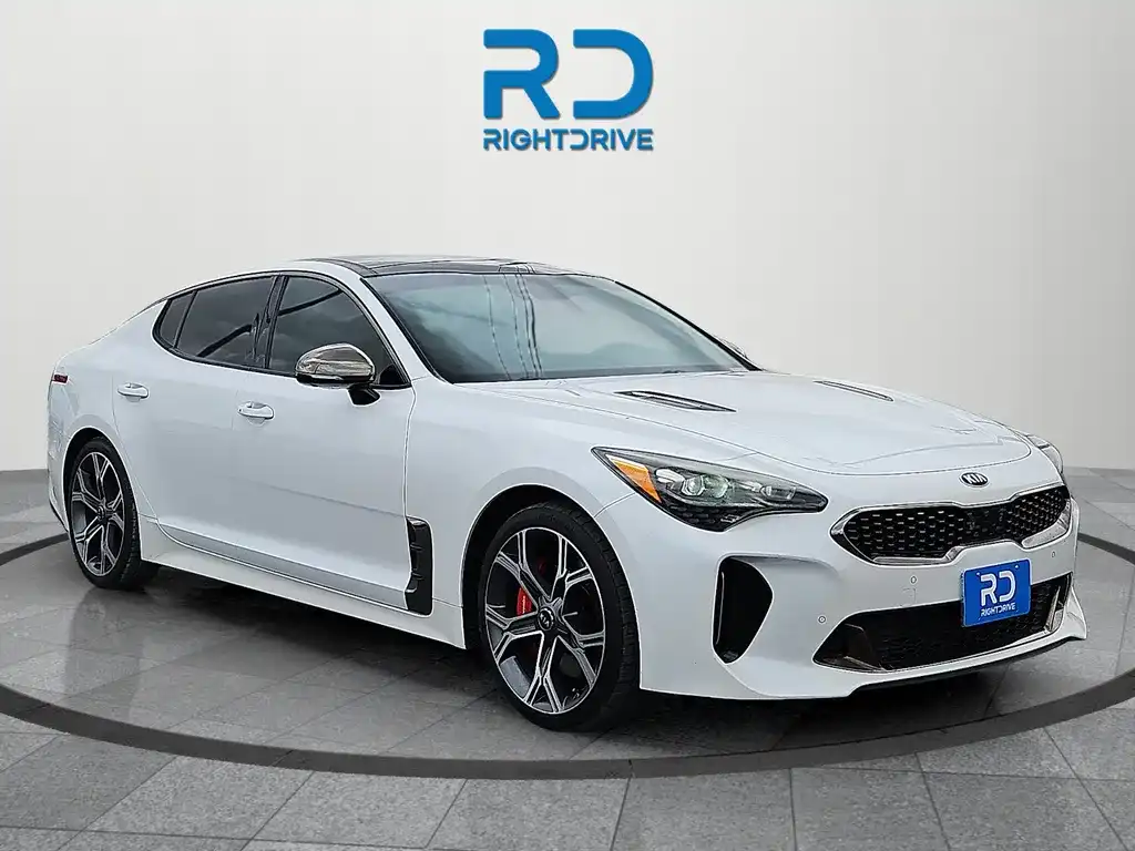 2020 Kia Stinger GT2's photo