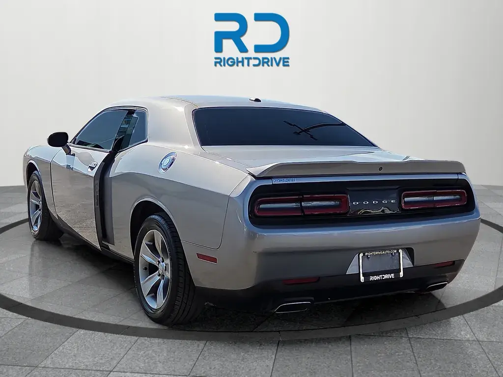 2018 Dodge Challenger SXT photo 4