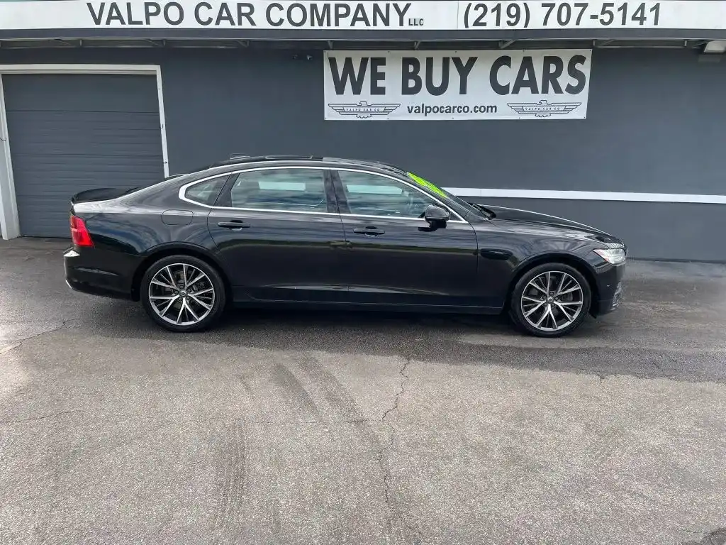 2018 Volvo S90 T6 Momentum AWD's photo