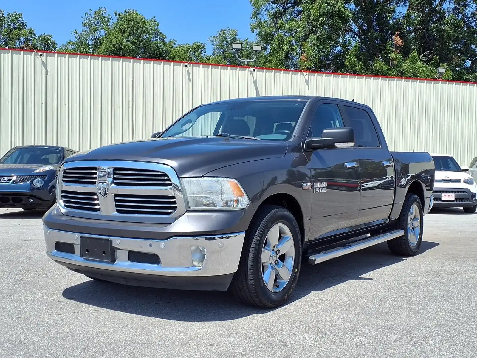 2014 RAM 1500 SLT Crew Cab's photo