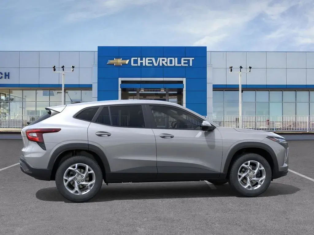 2026 Chevrolet Trax LS photo 5