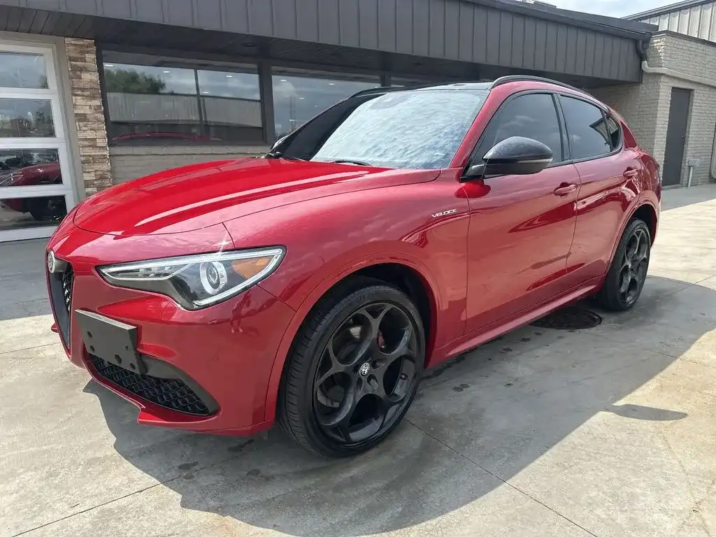 2023 Alfa Romeo Stelvio Veloce AWD's photo