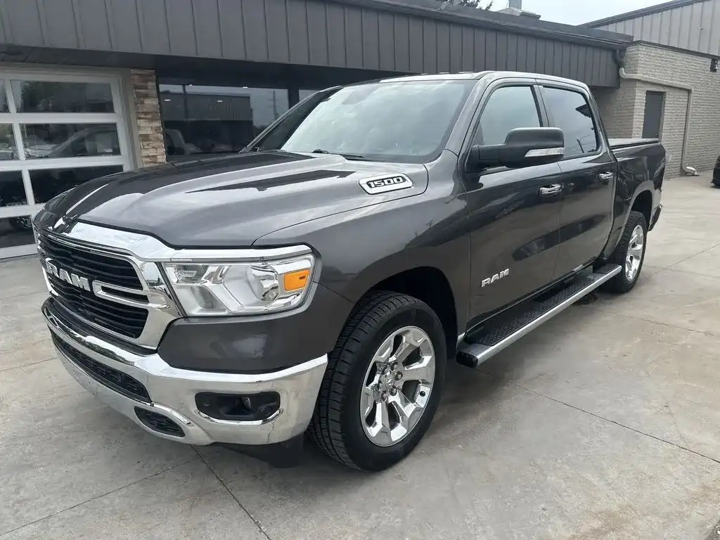 2019 RAM 1500 Big Horn/Lone Star 4x4 Crew Cab 5'7's photo