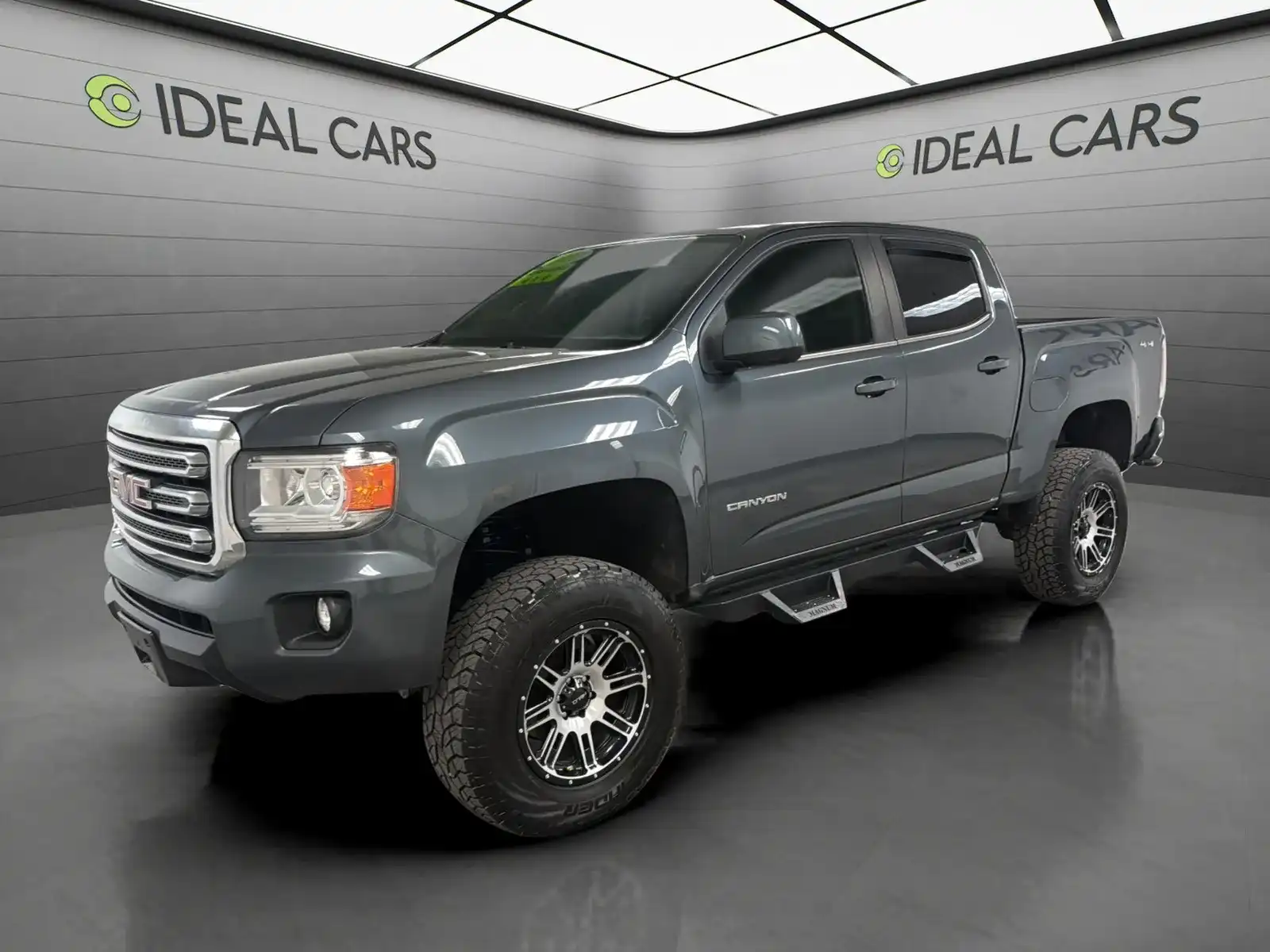 2017 GMC Canyon SLE 4WD Crew Cab Short Box's photo