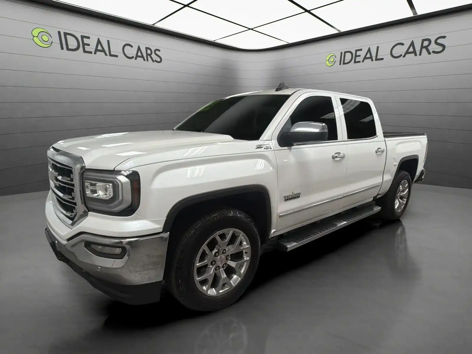 2016 GMC Sierra SLT 4WD Crew Cab Short Box's photo