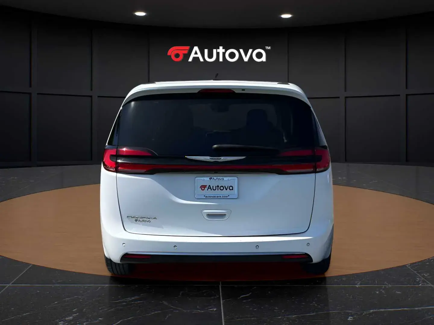 2023 Chrysler Pacifica Touring L photo 4